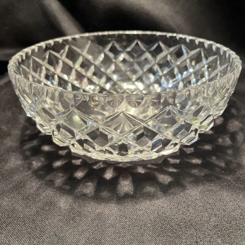 Beautiful Vintage Cut Crystal Round Centerpiece Bowl Heavy Glass 7” D X 3” T